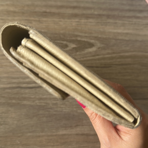 LOUIS VUITTON Damier Azur Sarah Wallet - Picture 3 of 8